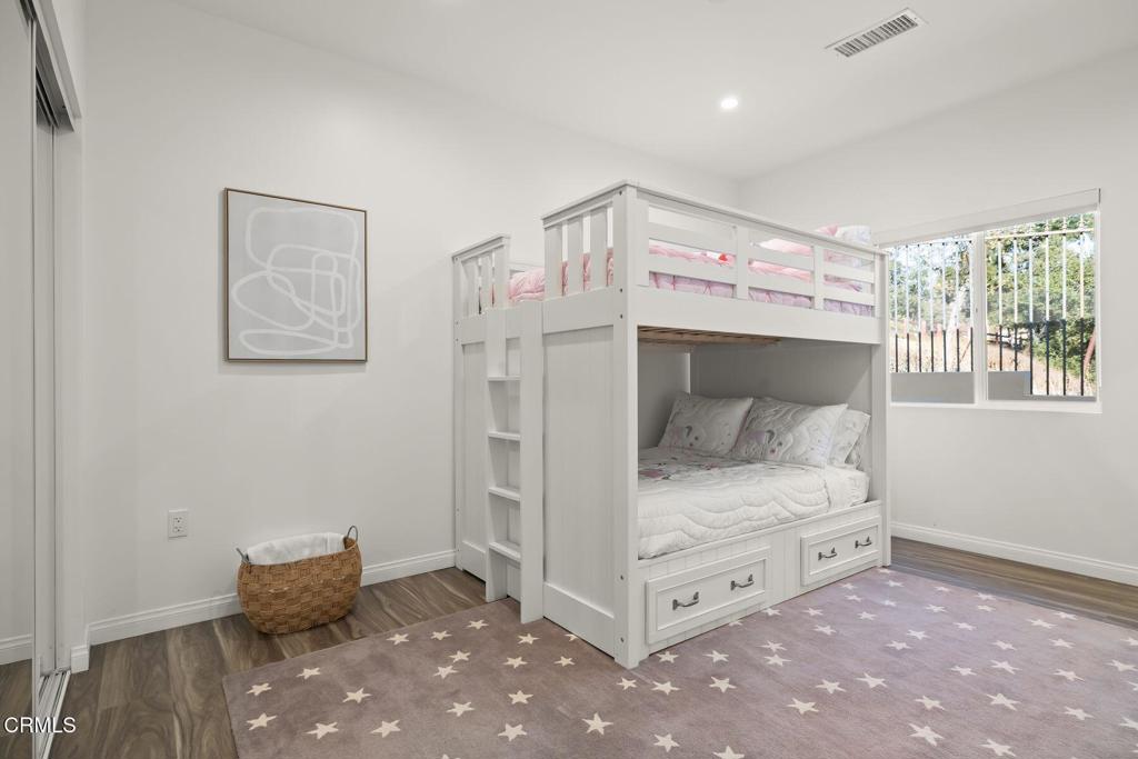 4187 Oak Place Drive