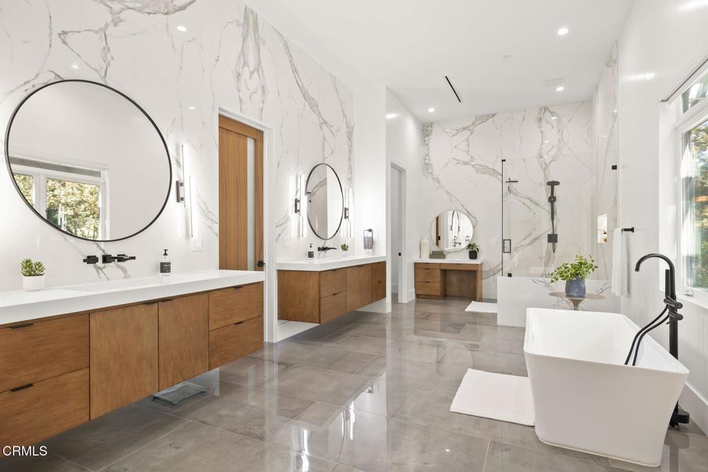 4187 Oak Place Drive