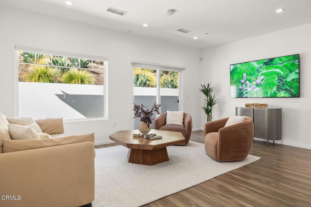 4187 Oak Place Drive