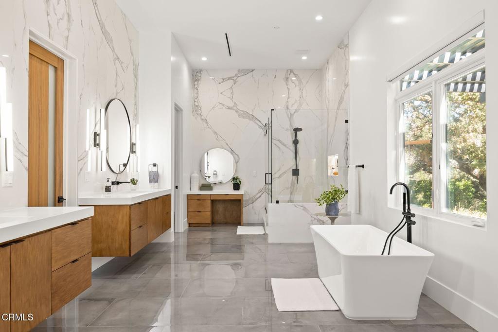 4187 Oak Place Drive