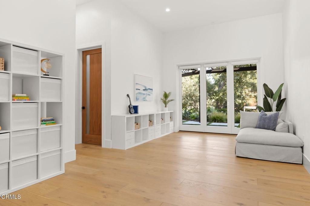 4187 Oak Place Drive