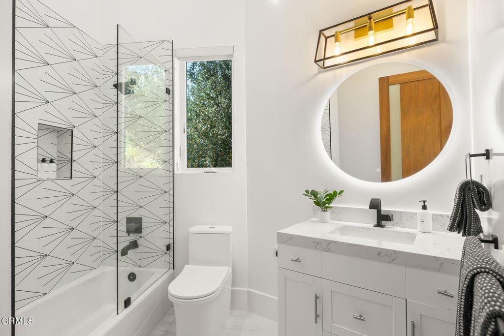 4187 Oak Place Drive