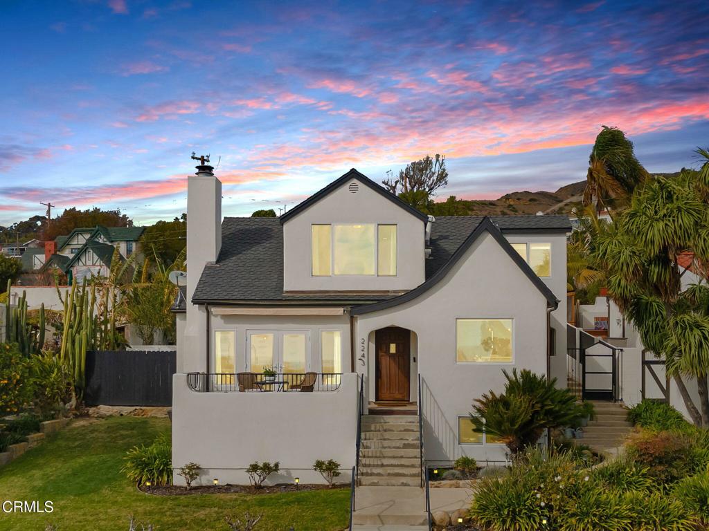 2243 Palomar Avenue