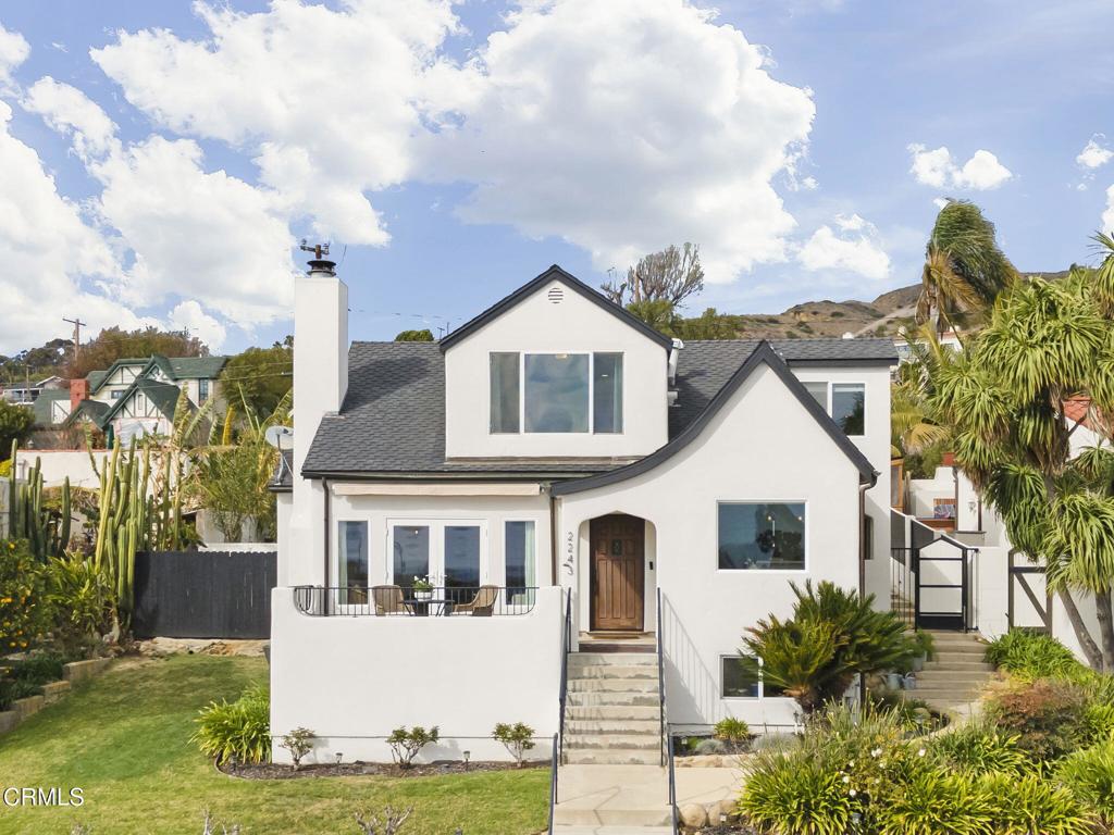 2243 Palomar Avenue