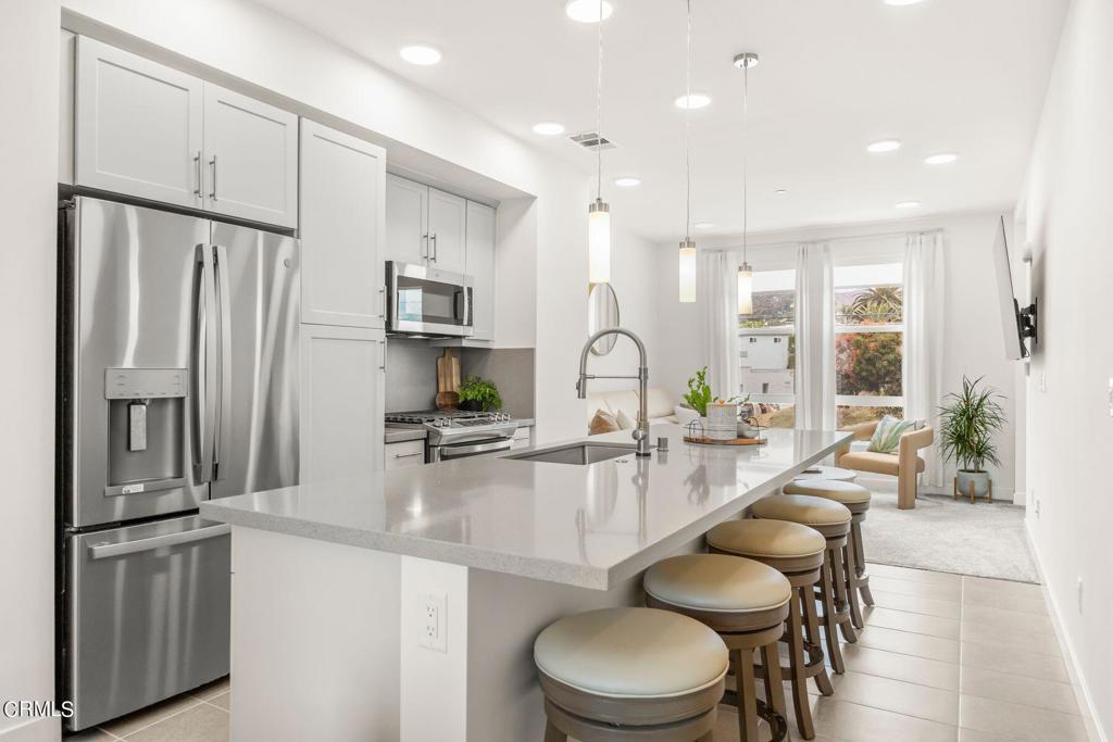 1290 E Thompson Boulevard 102