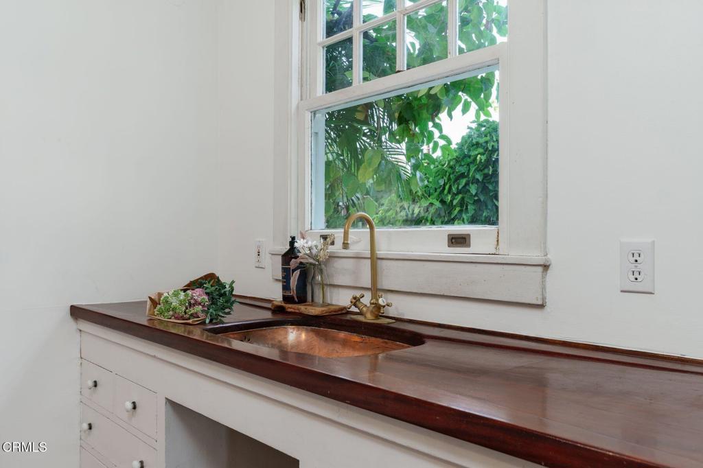 10047 Blackburn Road