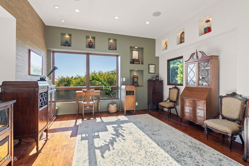 268 N Linda Vista Avenue