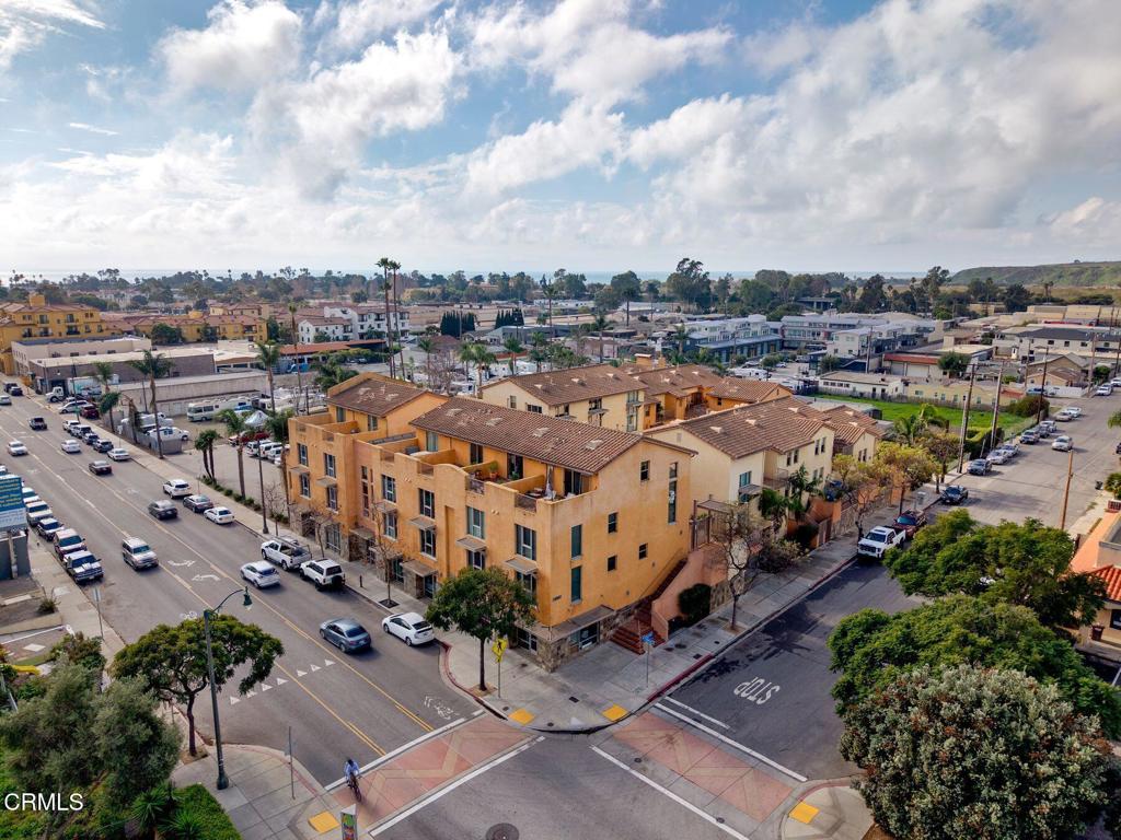 285 N Ventura Avenue 5