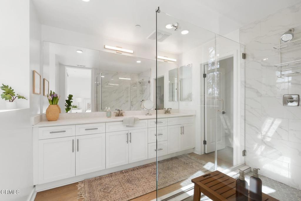 1578 E Thompson Boulevard