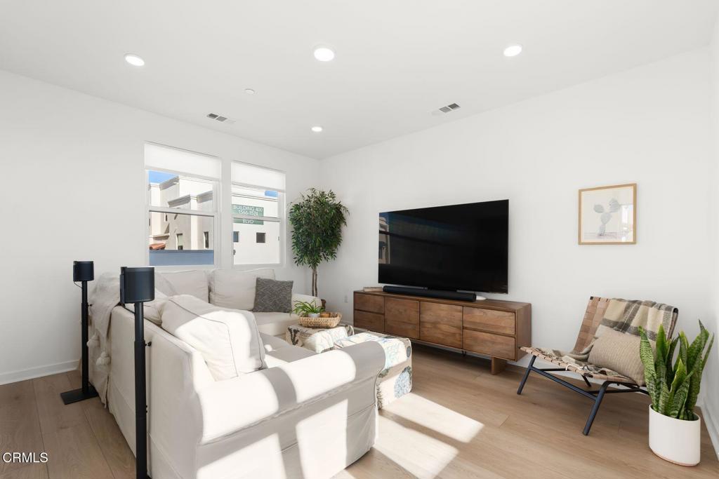 1578 E Thompson Boulevard