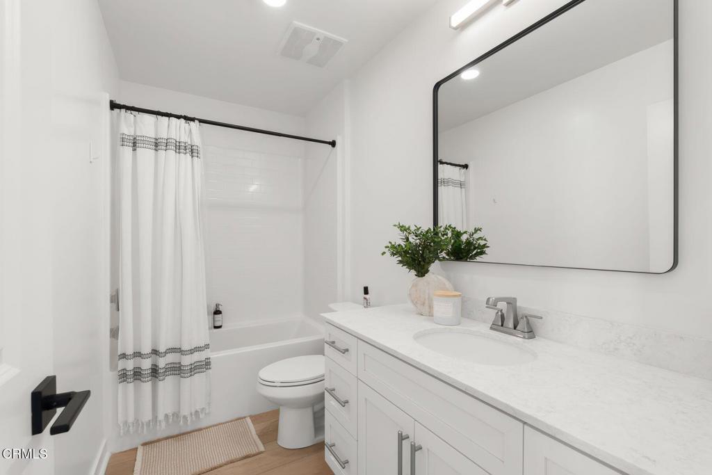 1578 E Thompson Boulevard