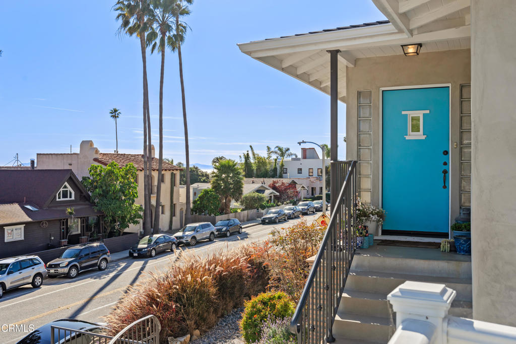 981 Poli Street