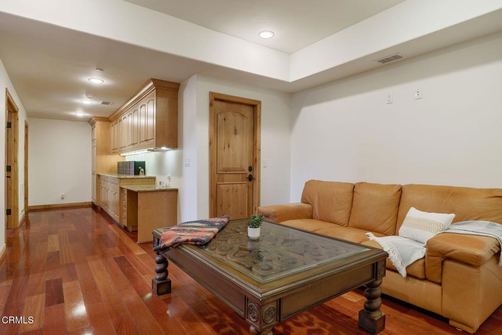 300 N Kalorama Street