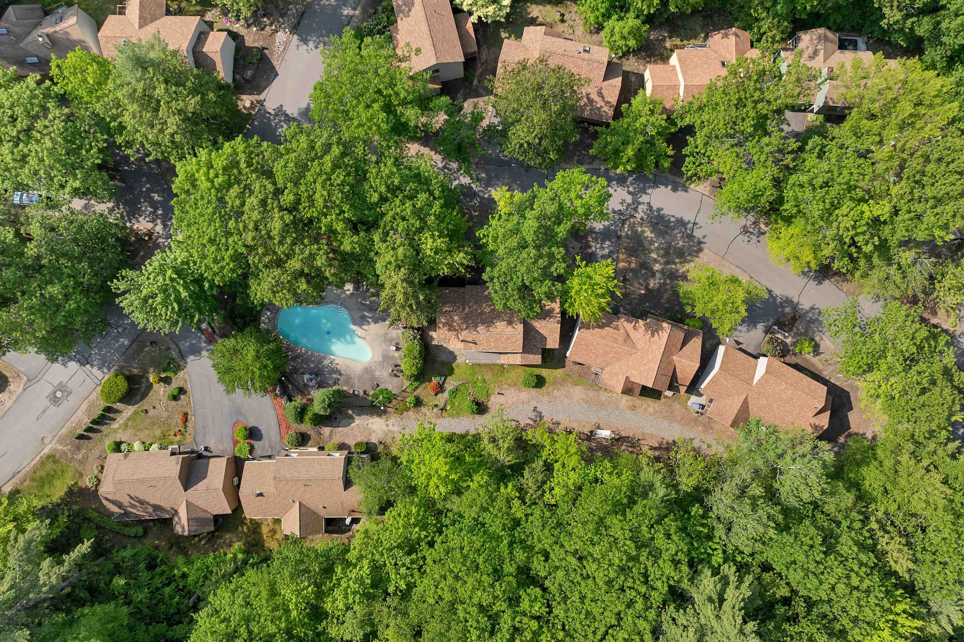 2393 Lake Shore Road Unit: 17