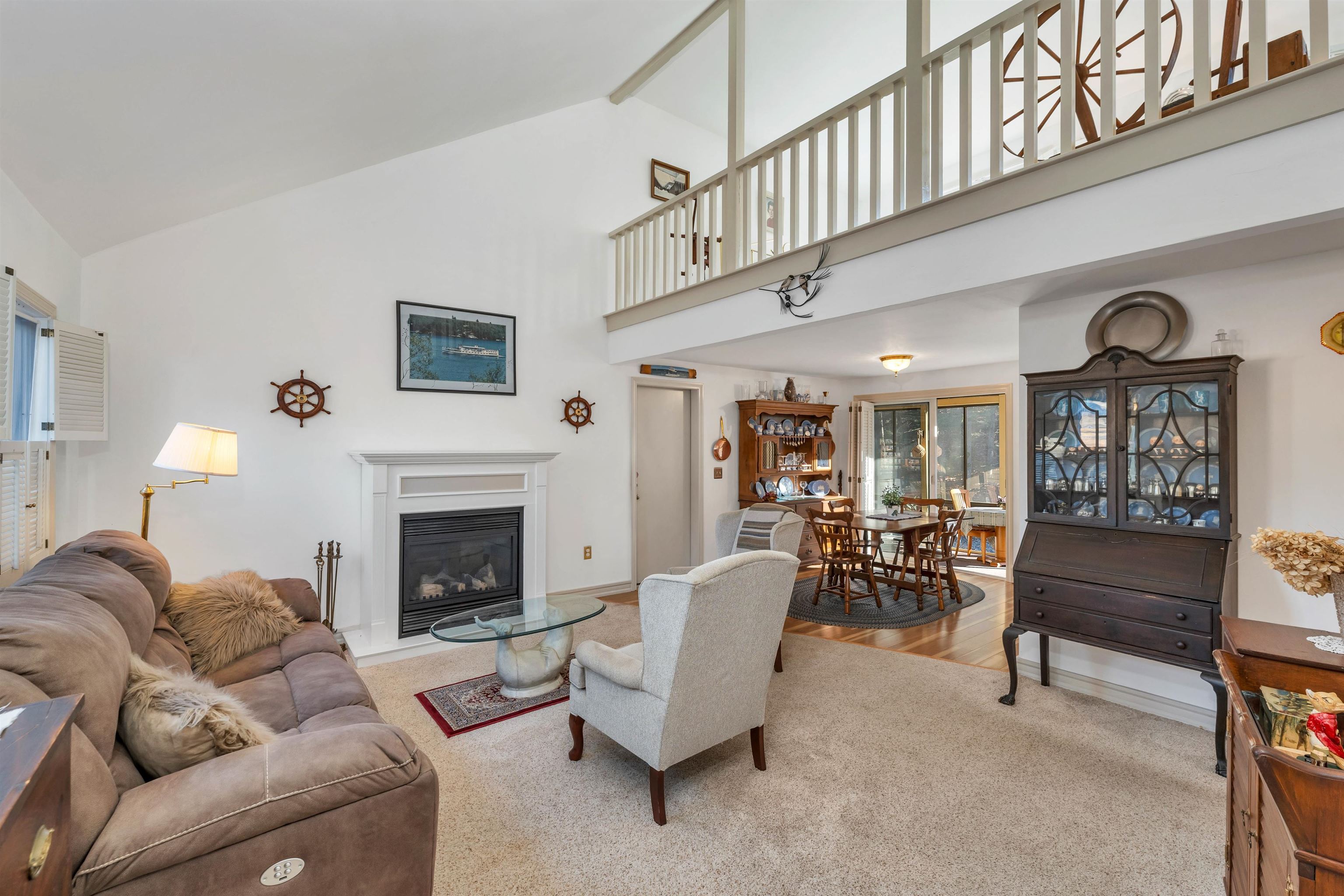 2393 Lake Shore Road Unit: 17