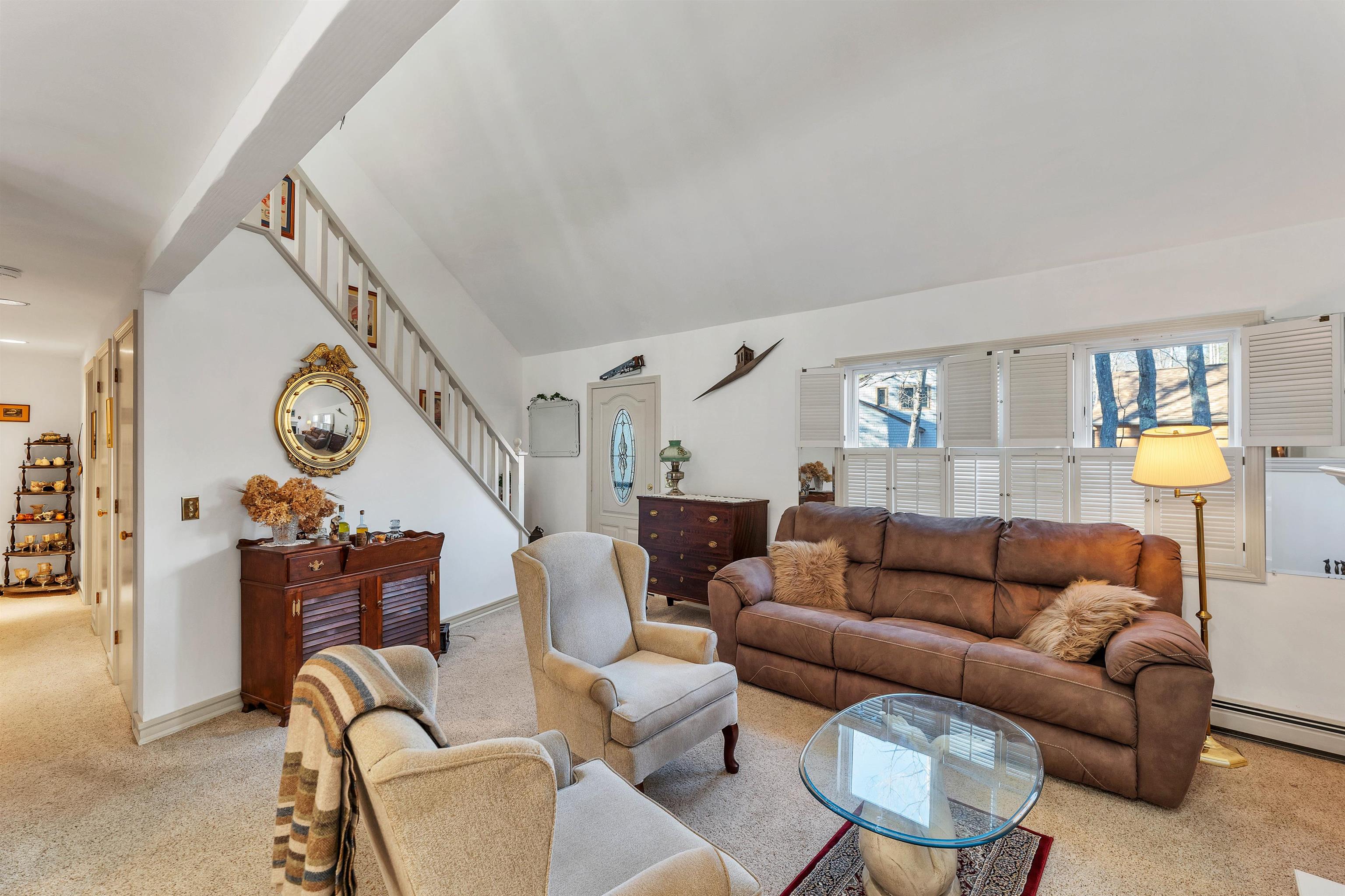 2393 Lake Shore Road Unit: 17