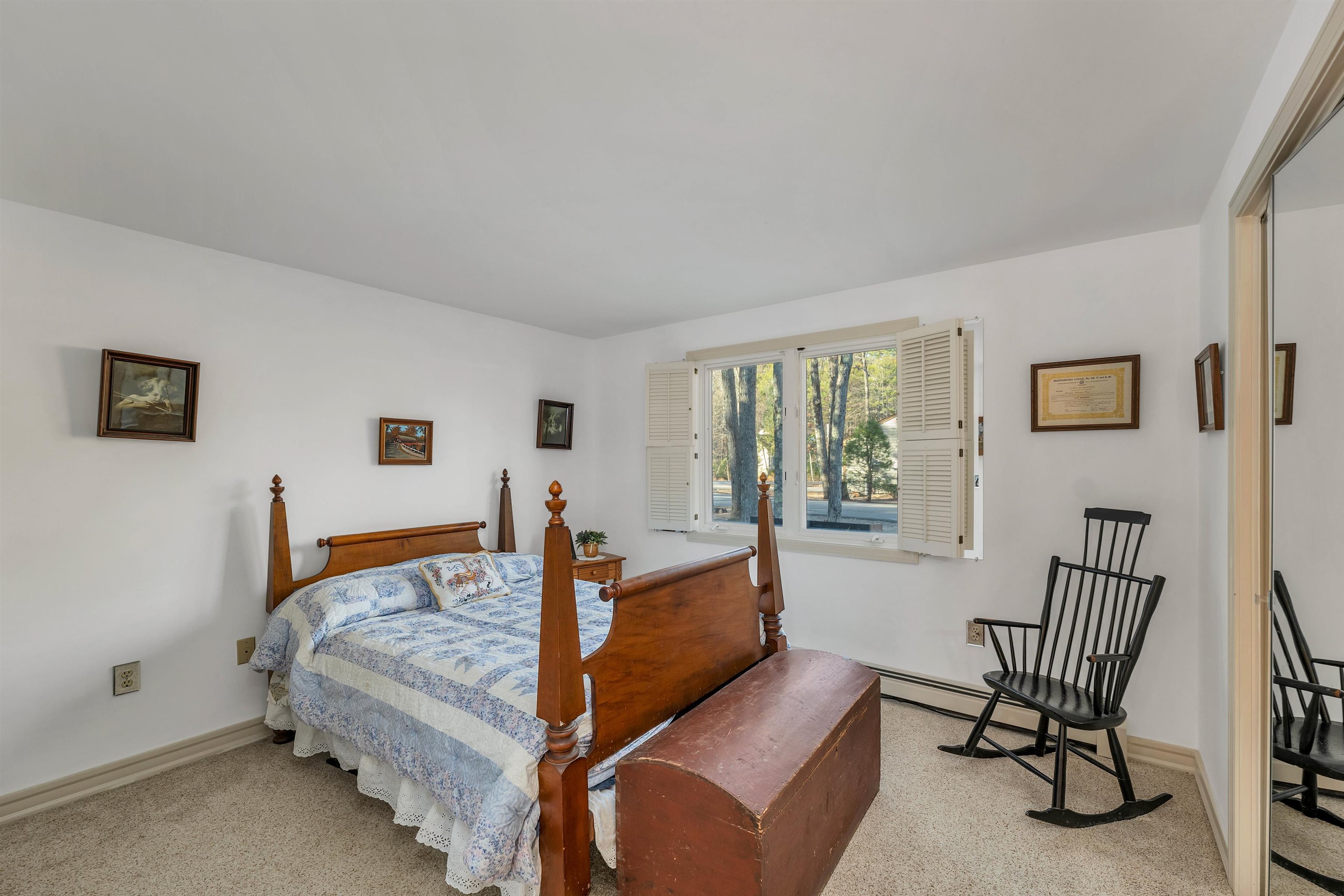 2393 Lake Shore Road Unit: 17