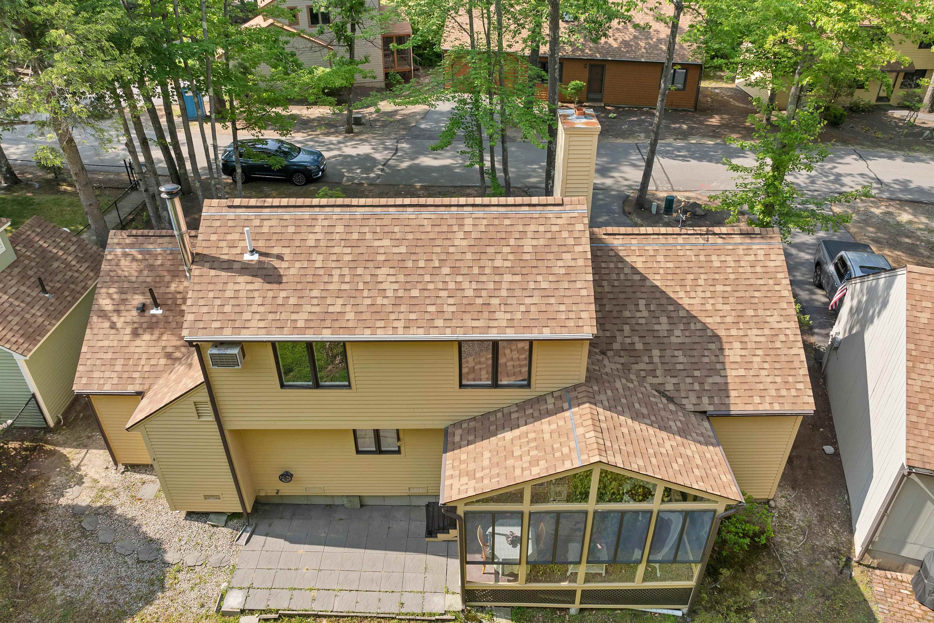 2393 Lake Shore Road Unit: 17
