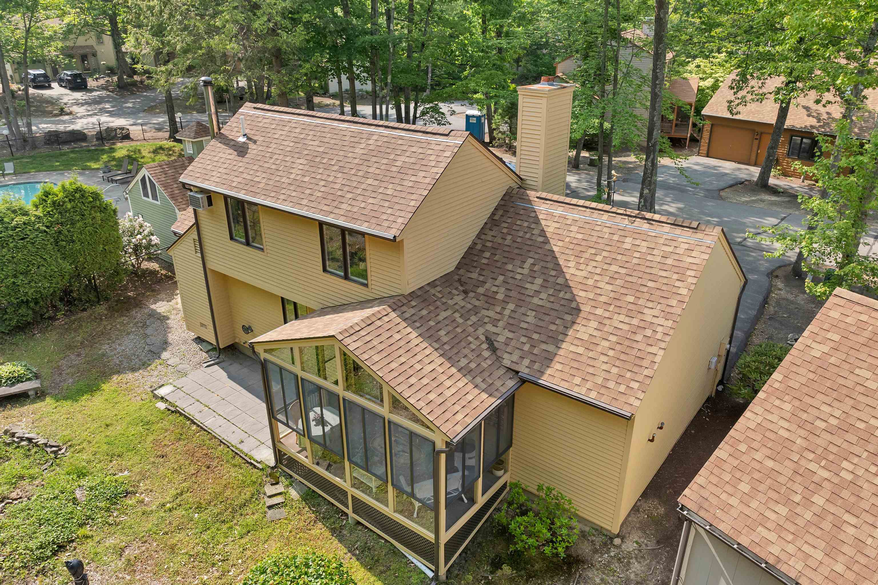 2393 Lake Shore Road Unit: 17