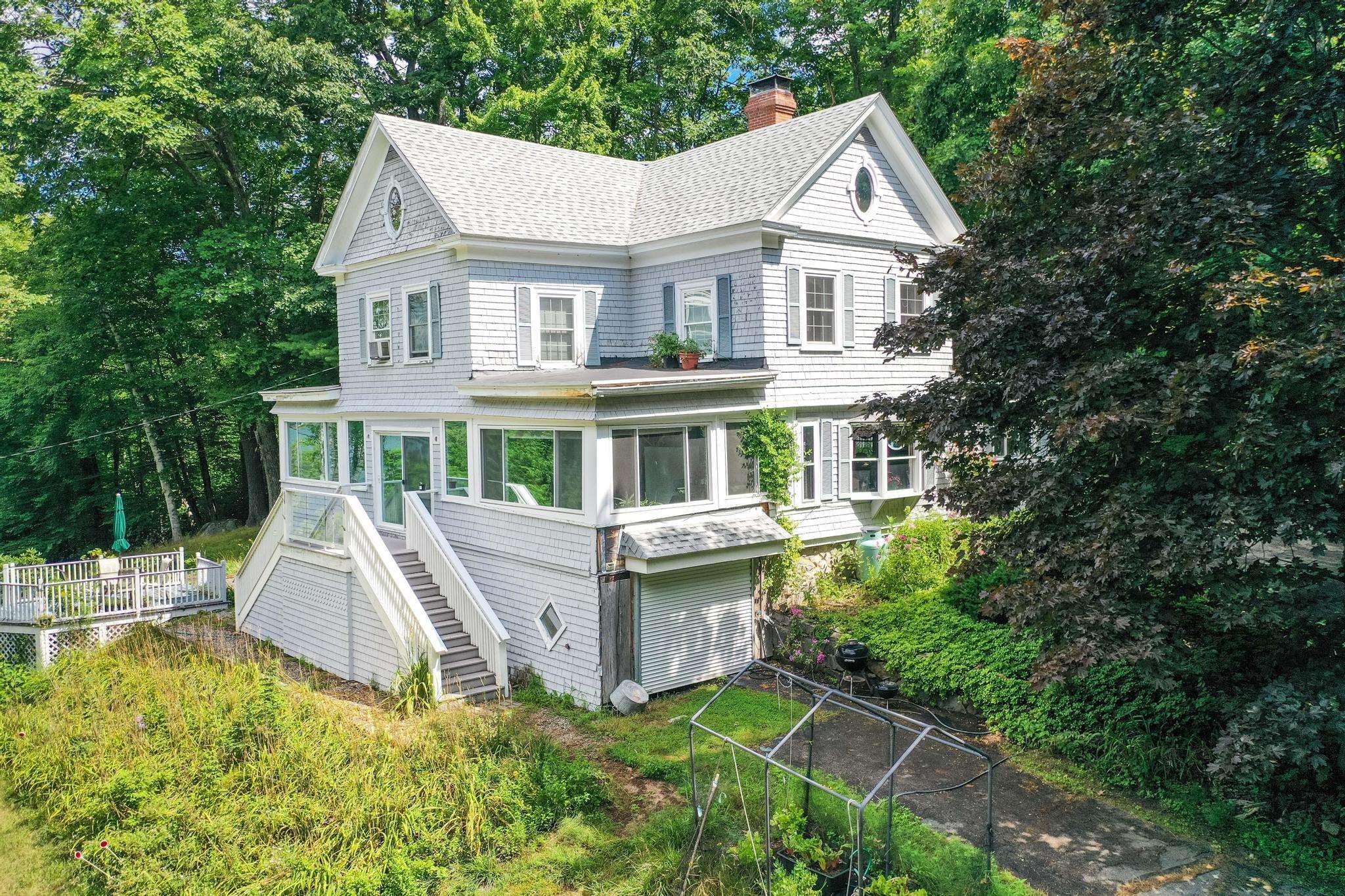 22 Courtyard Circle