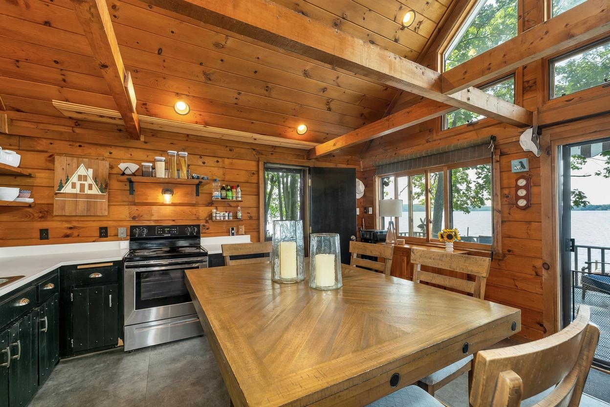 556 Rattlesnake Island