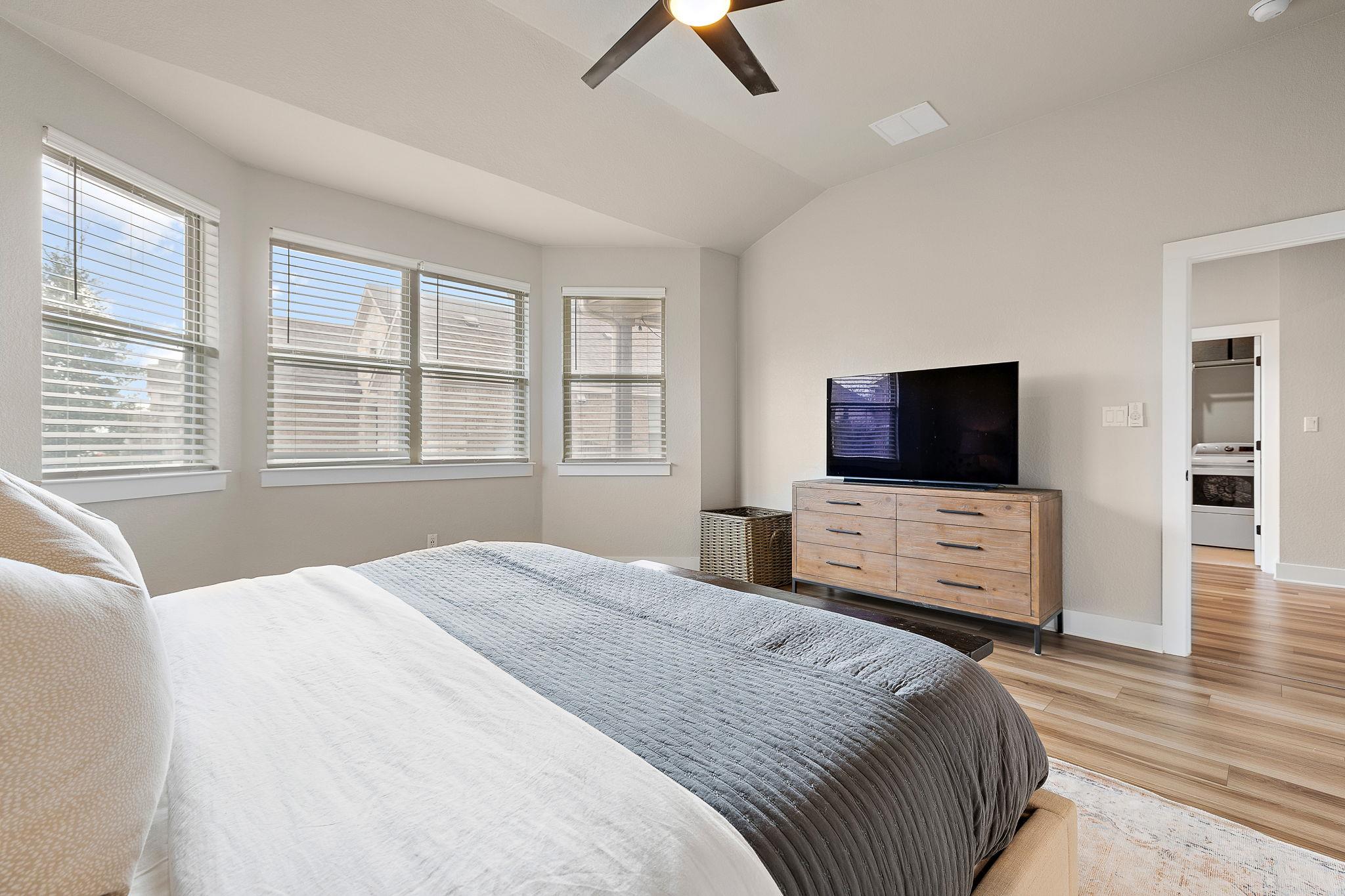 4001 Promontory Point TRL