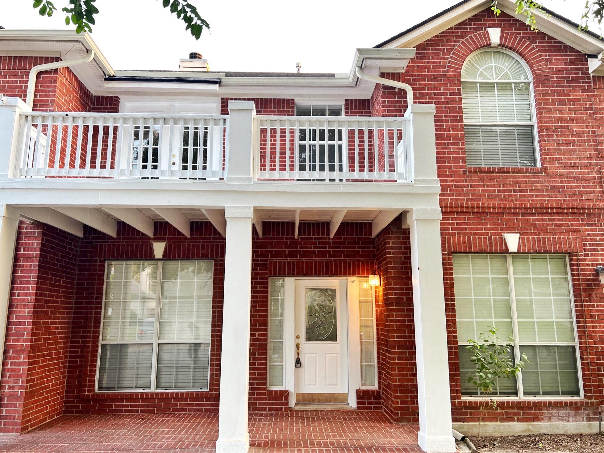 1003 Ambrose DR