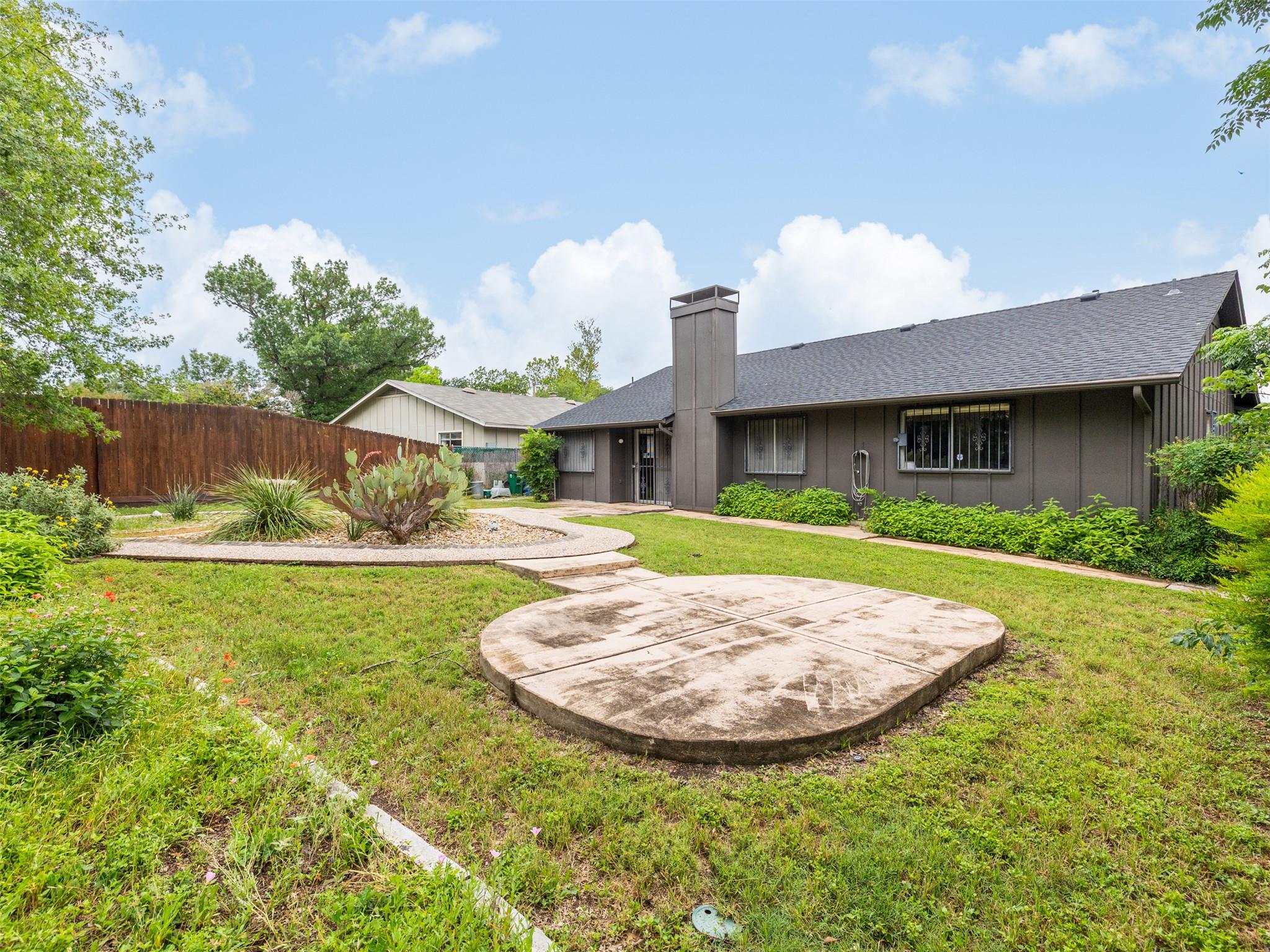 7001 Watchwood DR