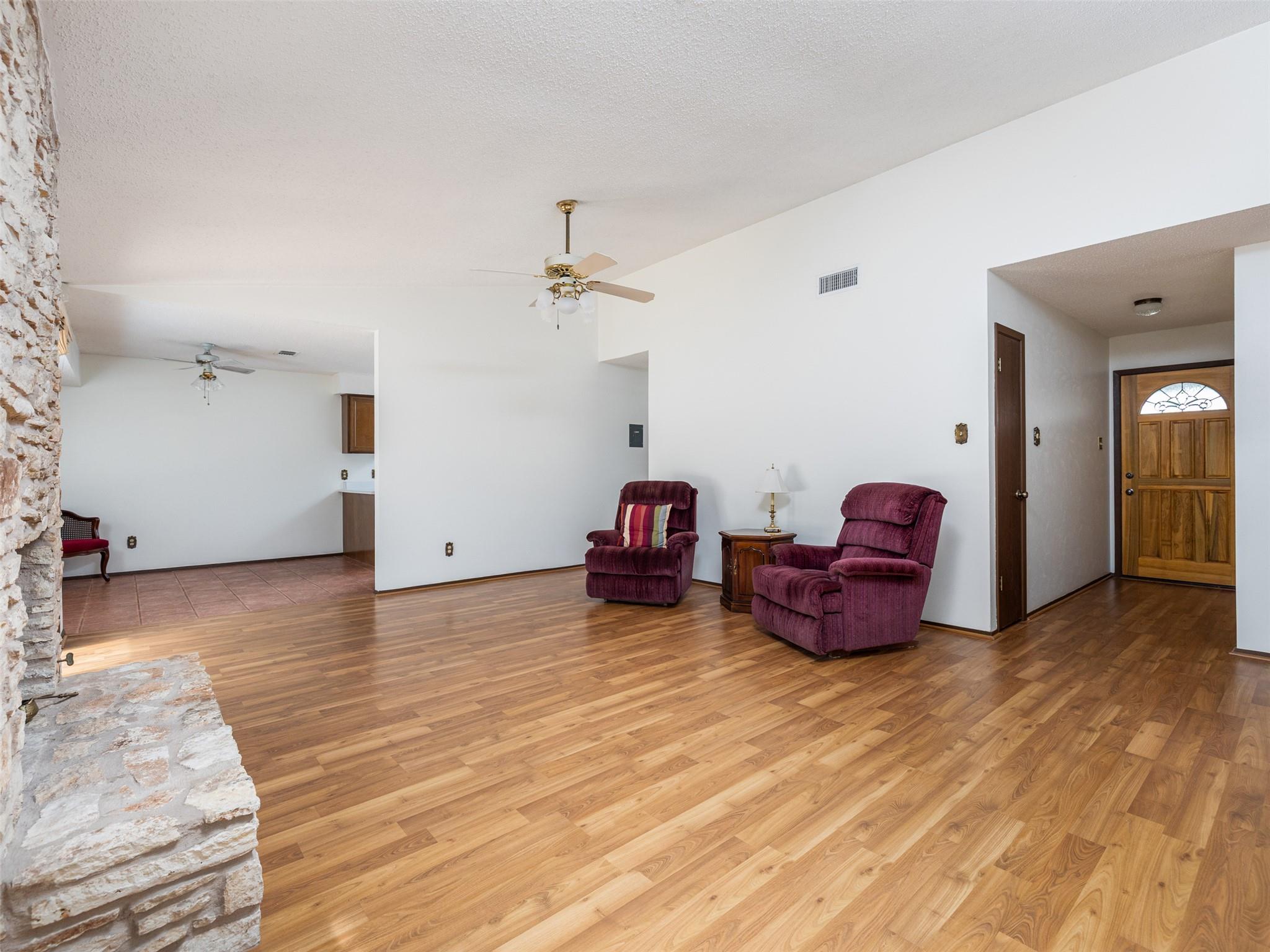 7001 Watchwood DR