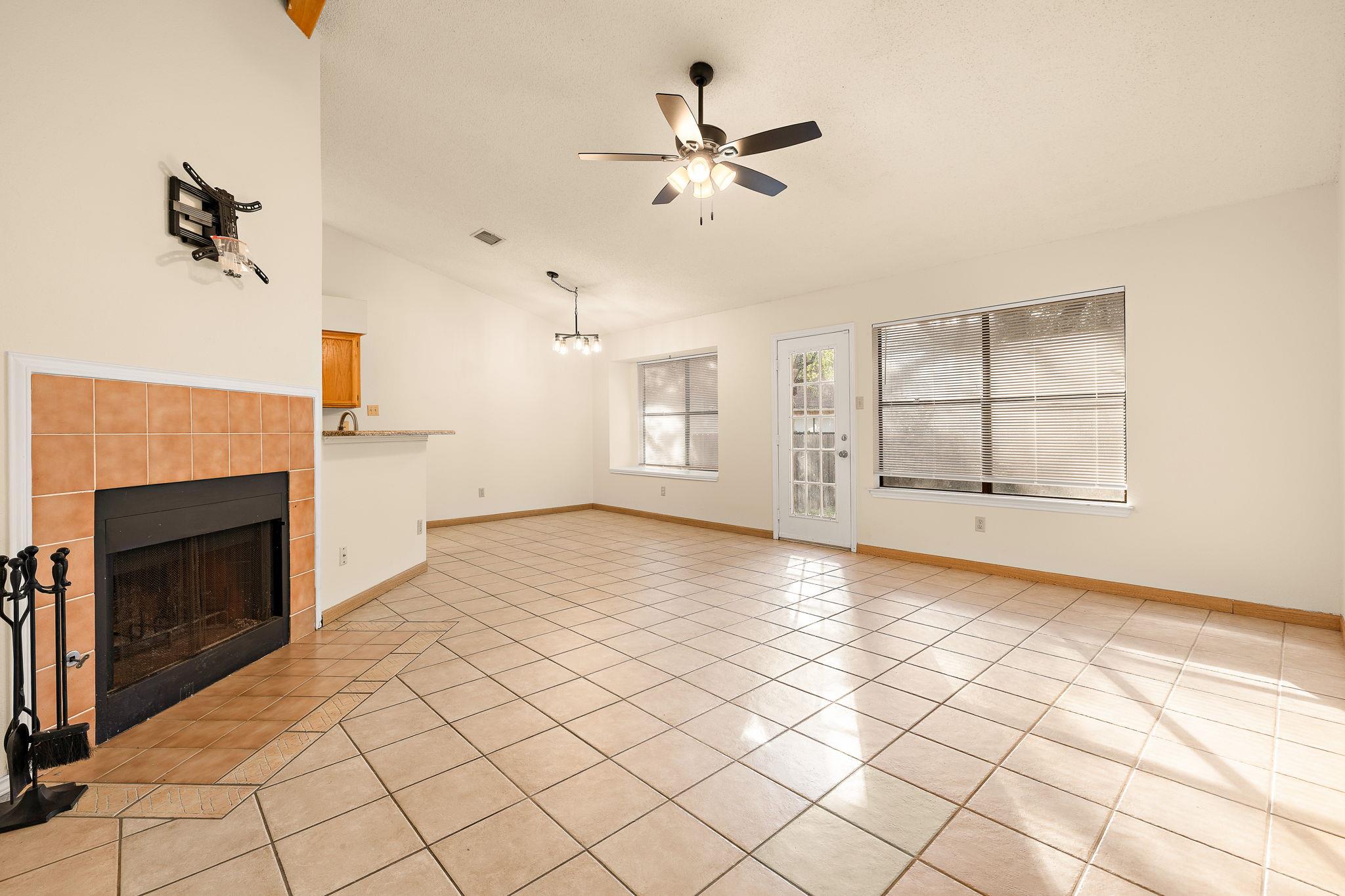 1604 Texas Oak WAY