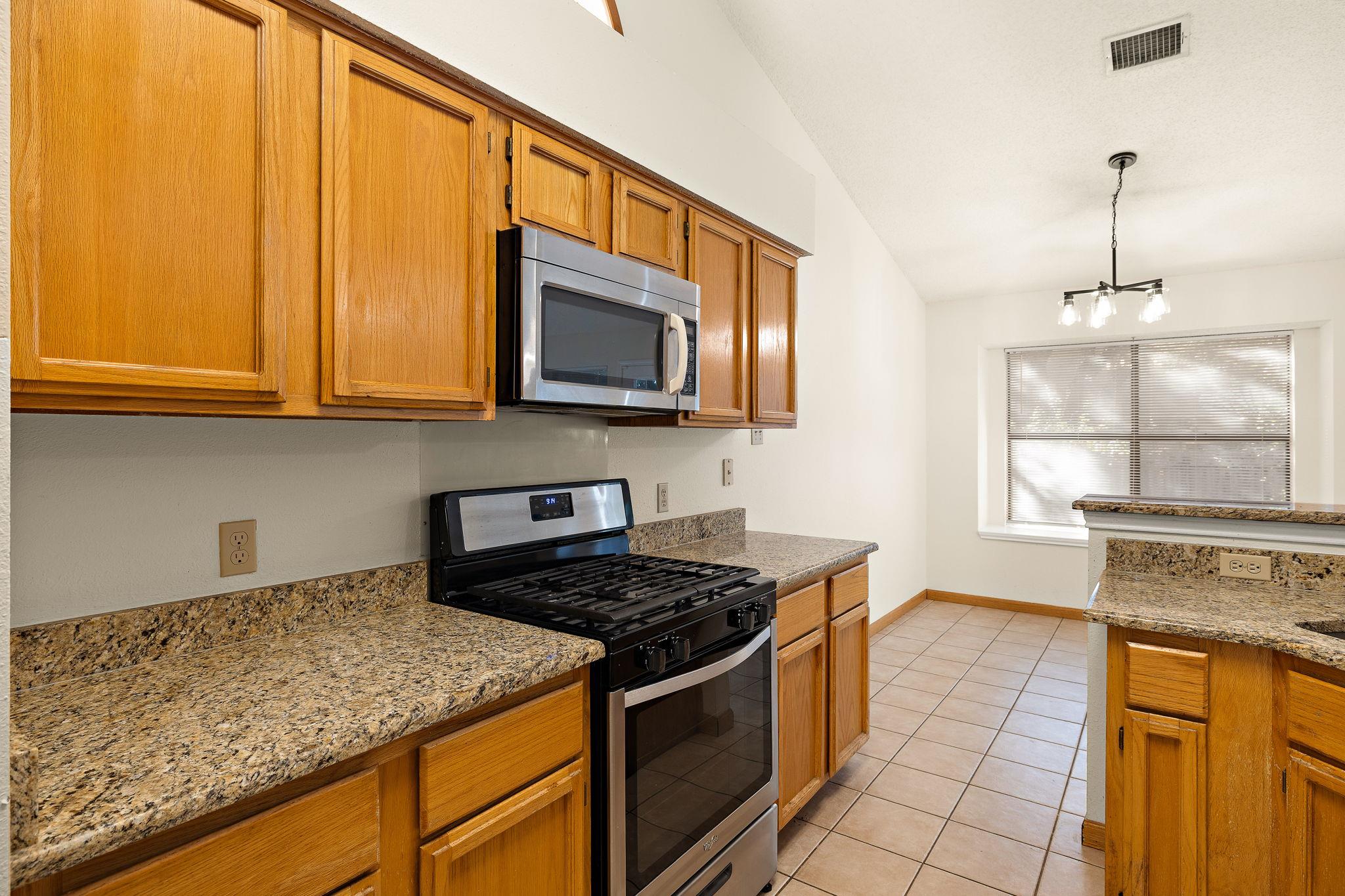 1604 Texas Oak WAY
