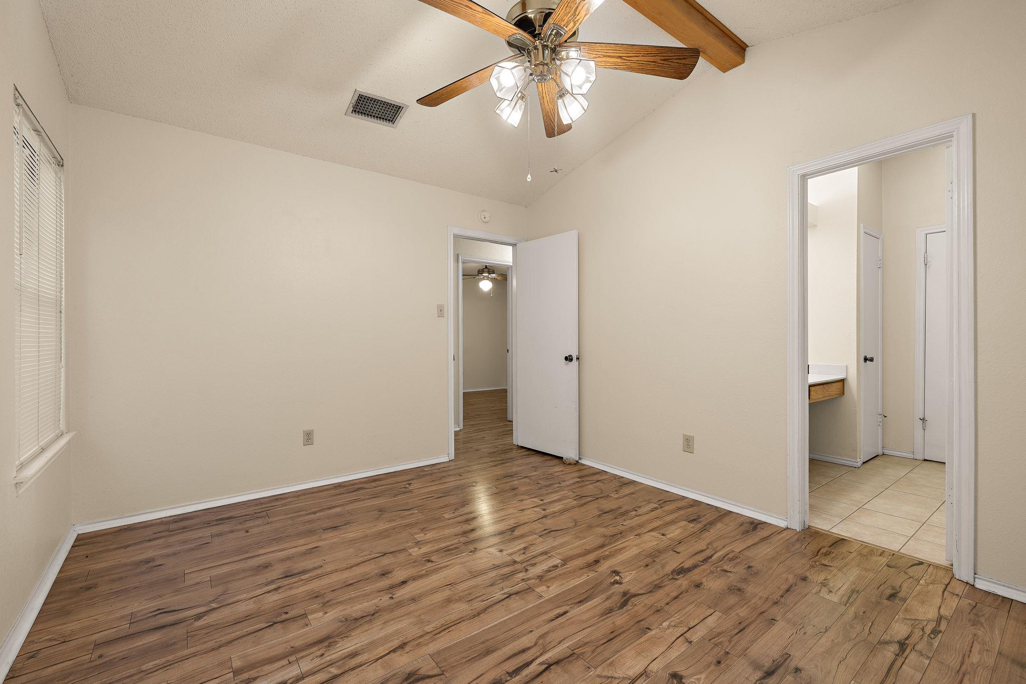 1604 Texas Oak WAY