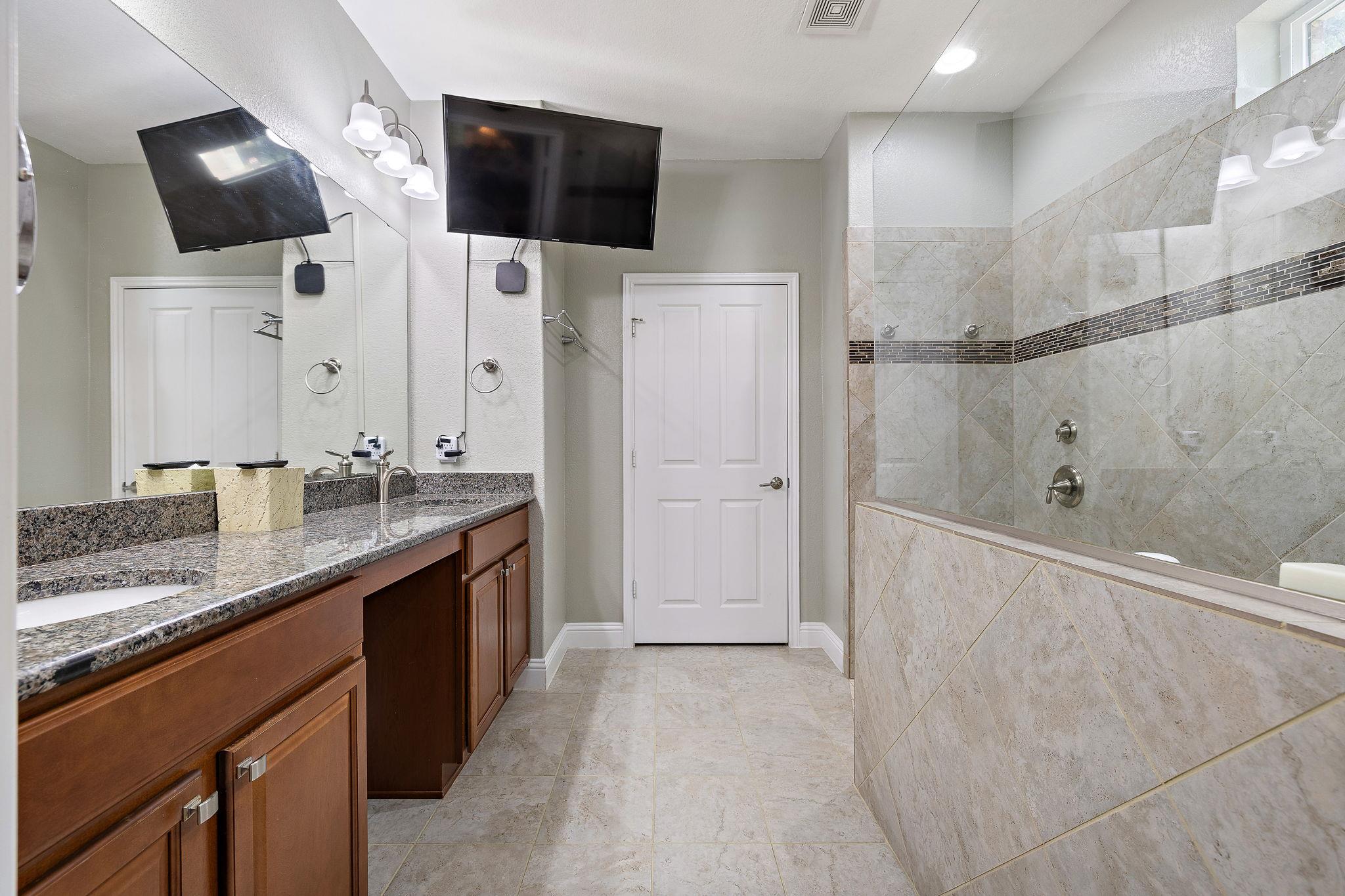 101 Copperas Creek CV