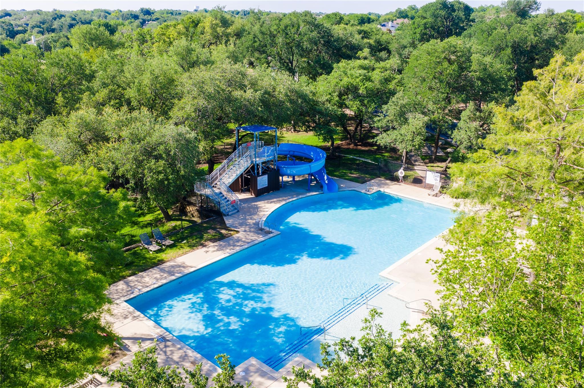 525 Golden Creek DR