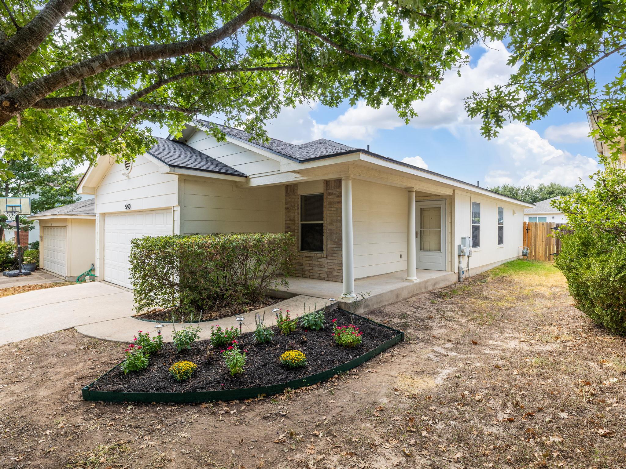 5220 Hutchinson DR