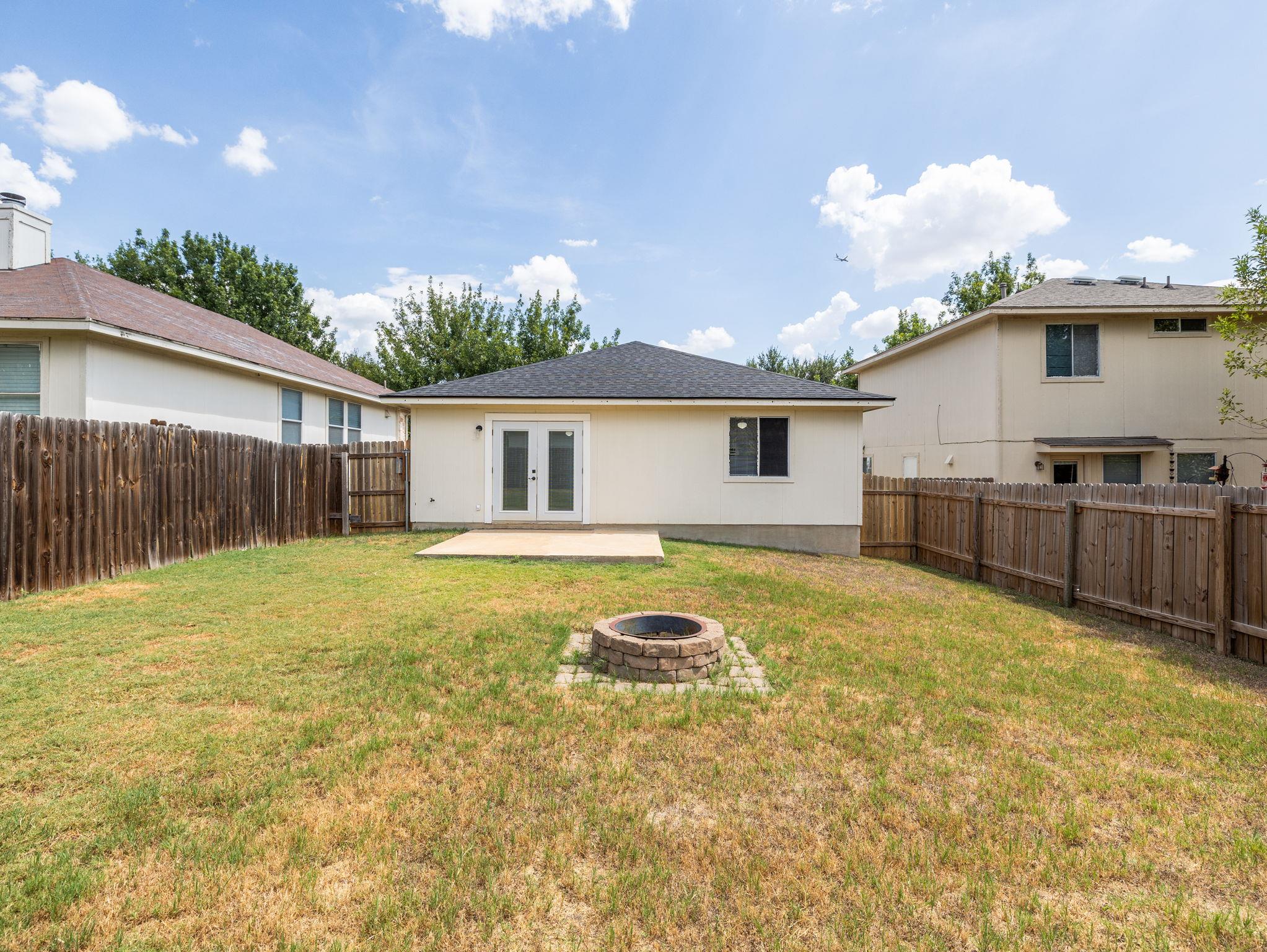5220 Hutchinson DR