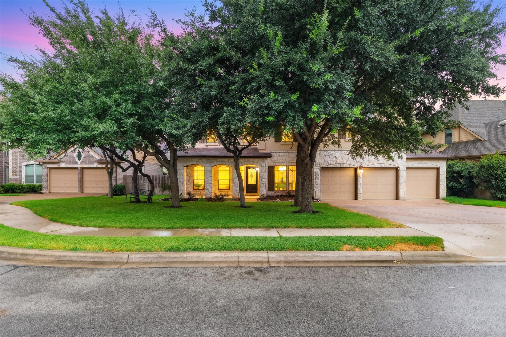 2709 Deep River CIR