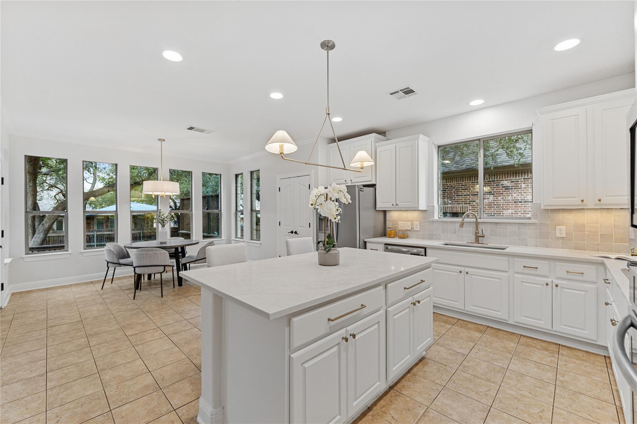2709 Deep River CIR