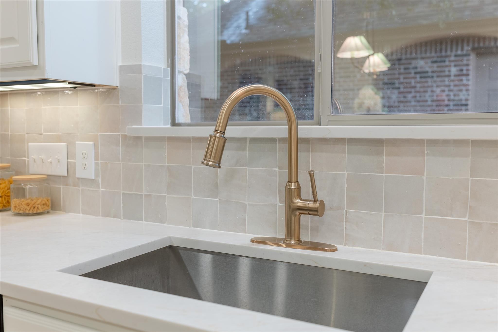 2709 Deep River CIR