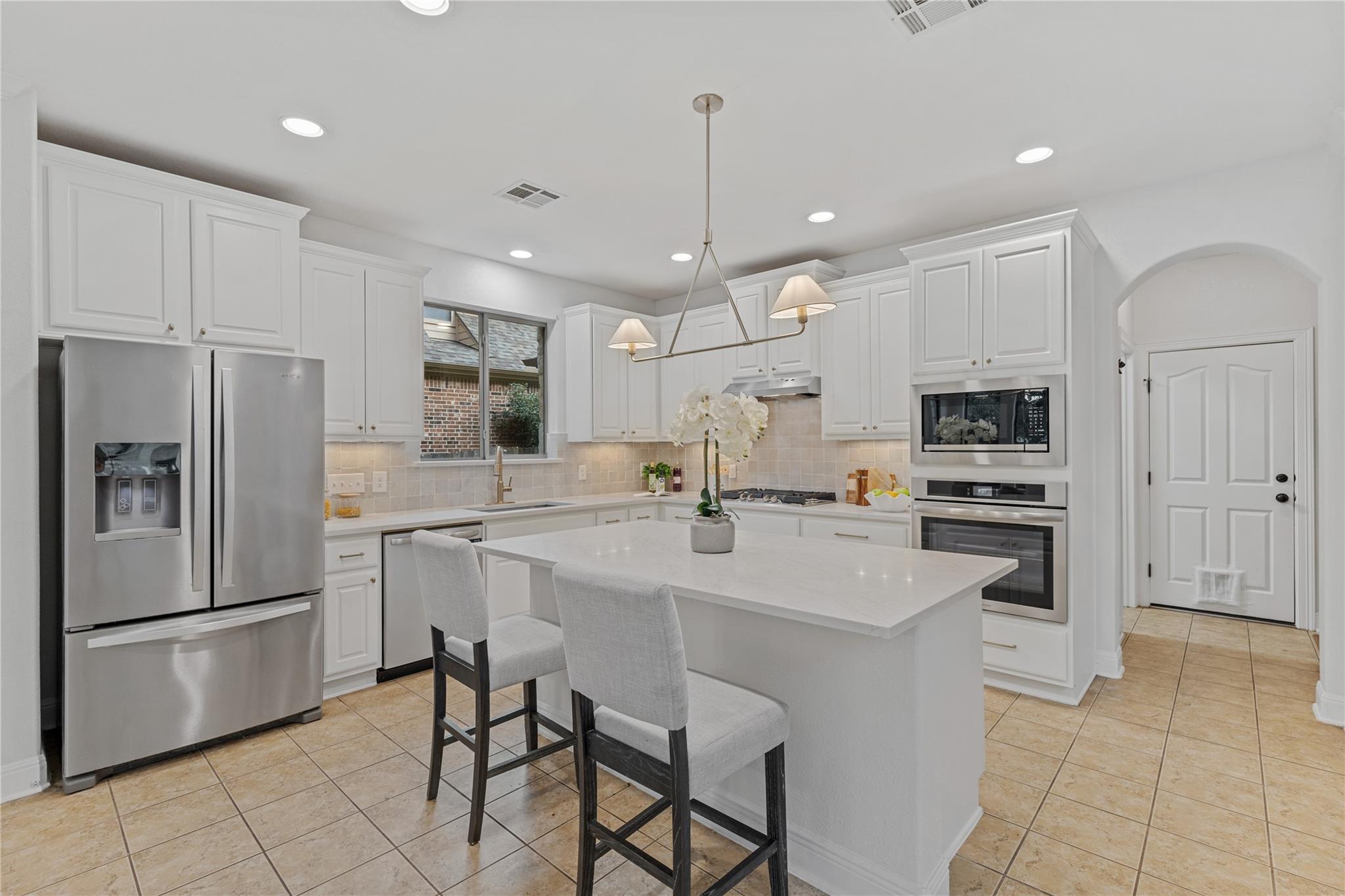 2709 Deep River CIR