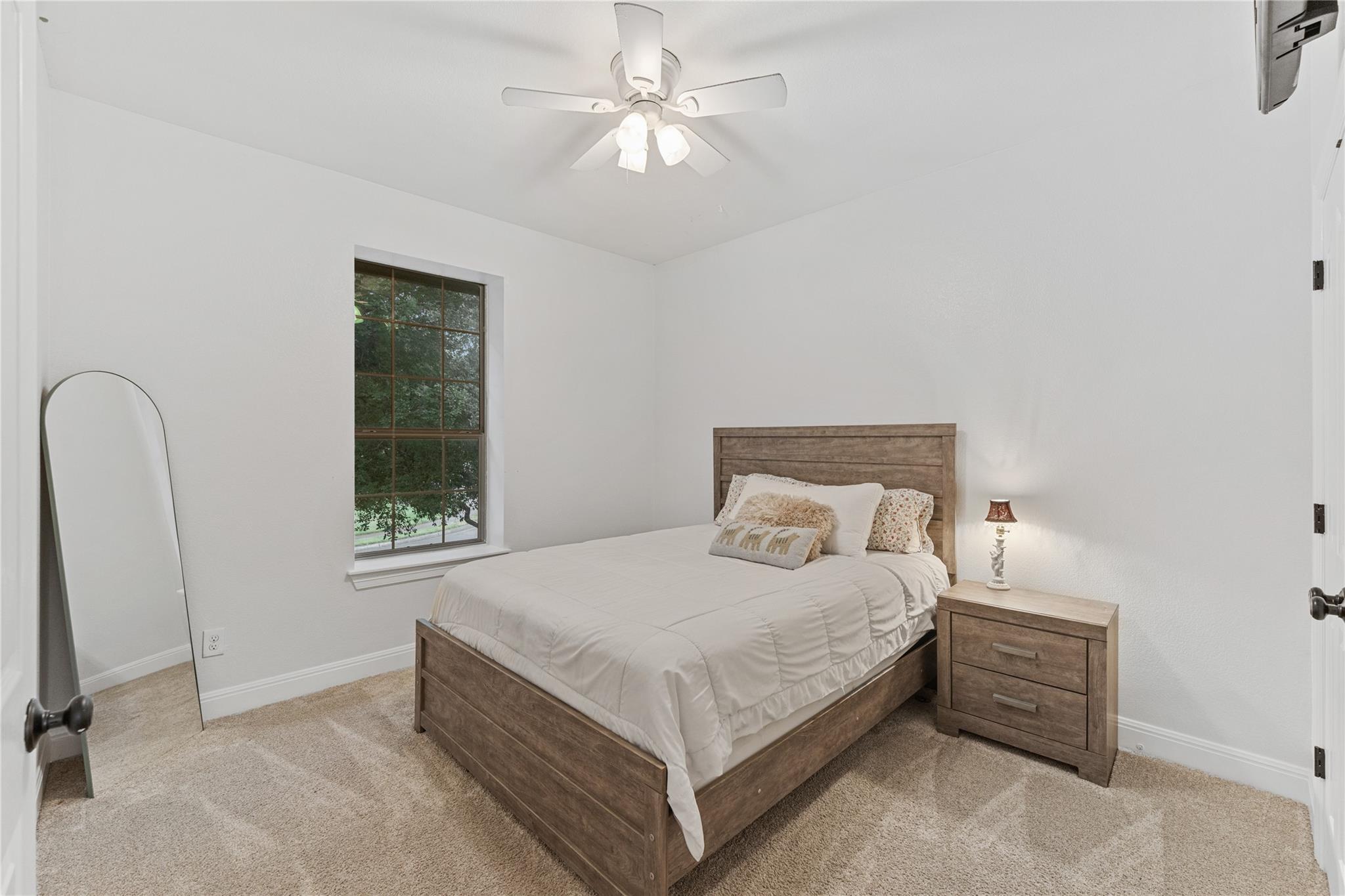 2709 Deep River CIR