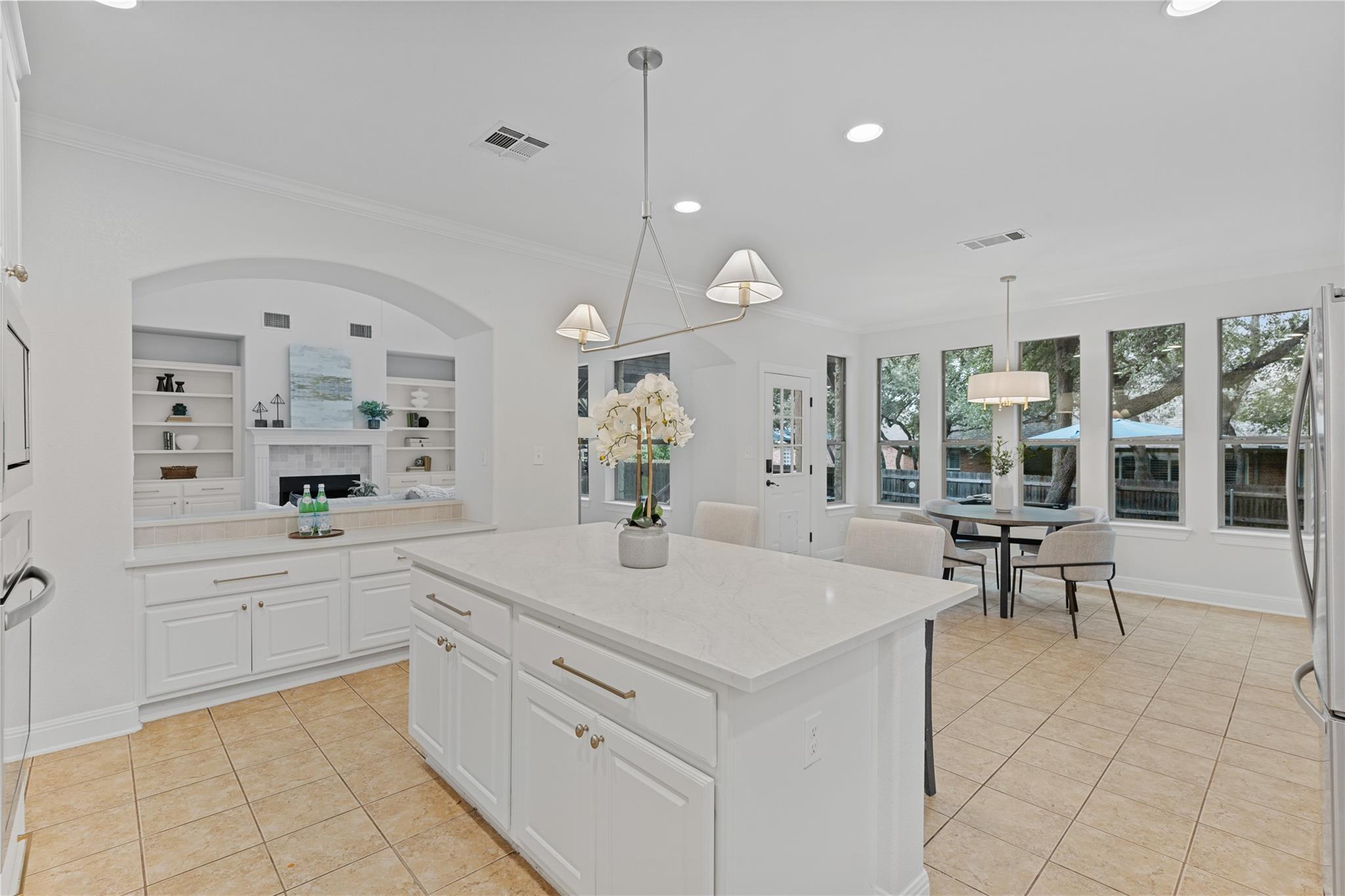 2709 Deep River CIR