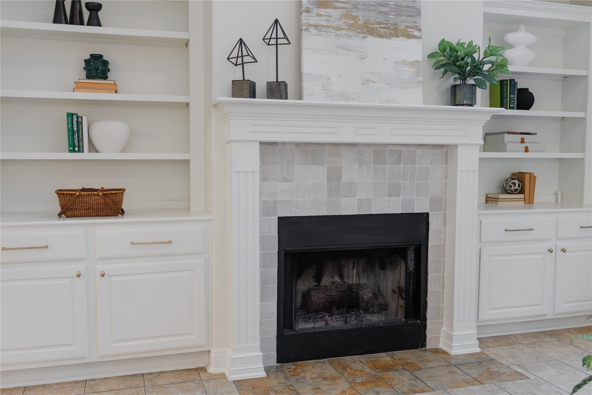 2709 Deep River CIR