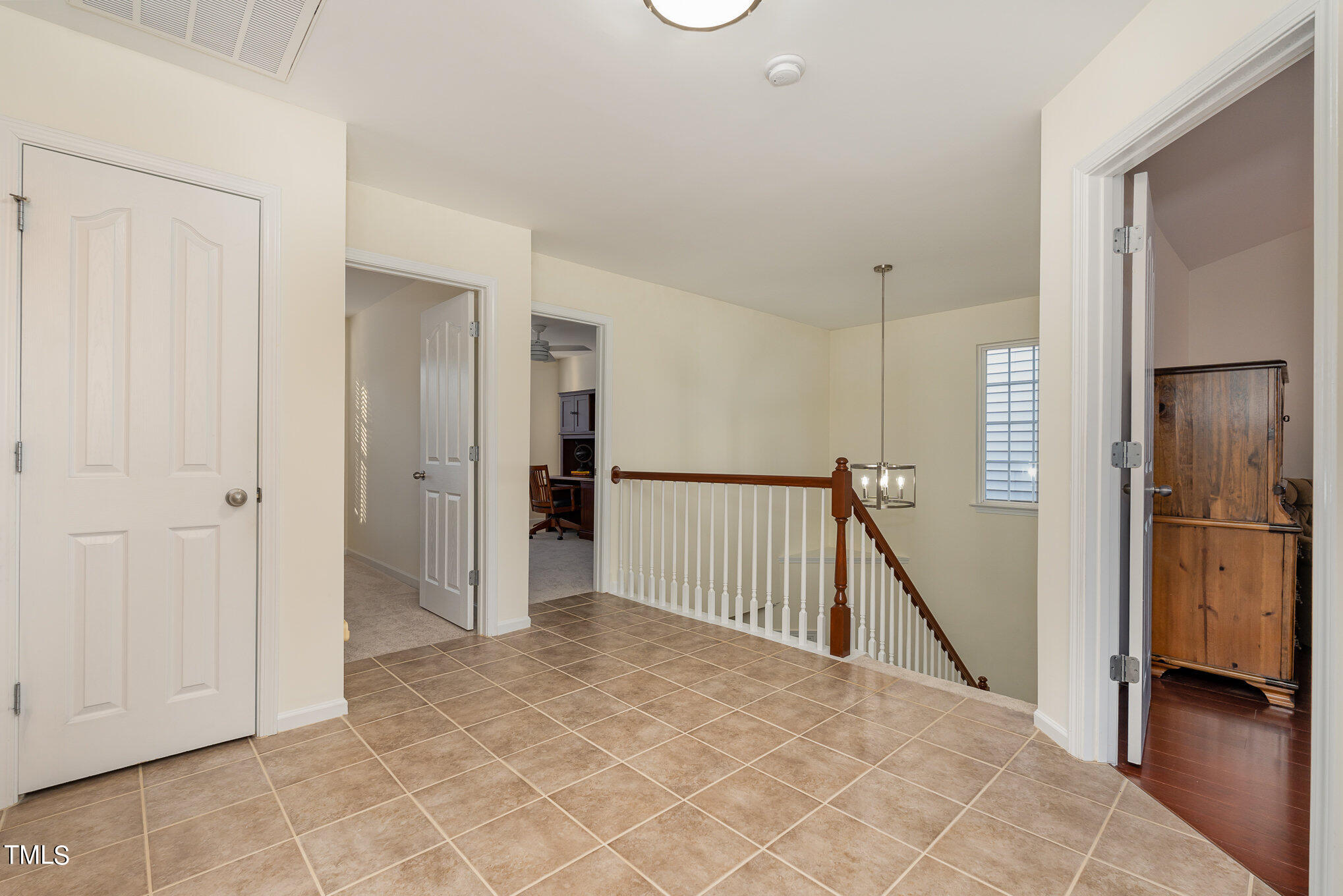 505 Hilltop View Street