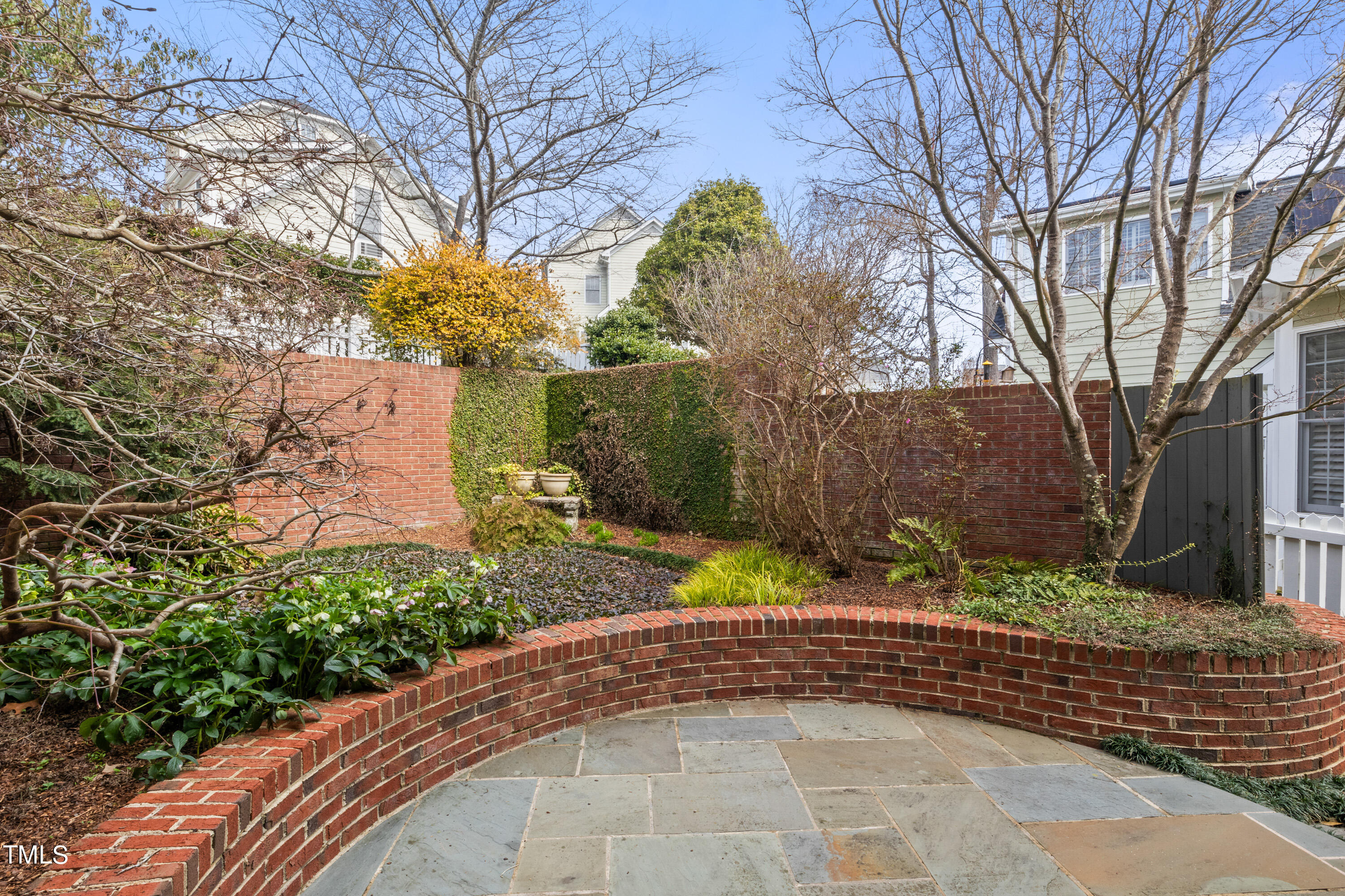 506 Parkview Crescent