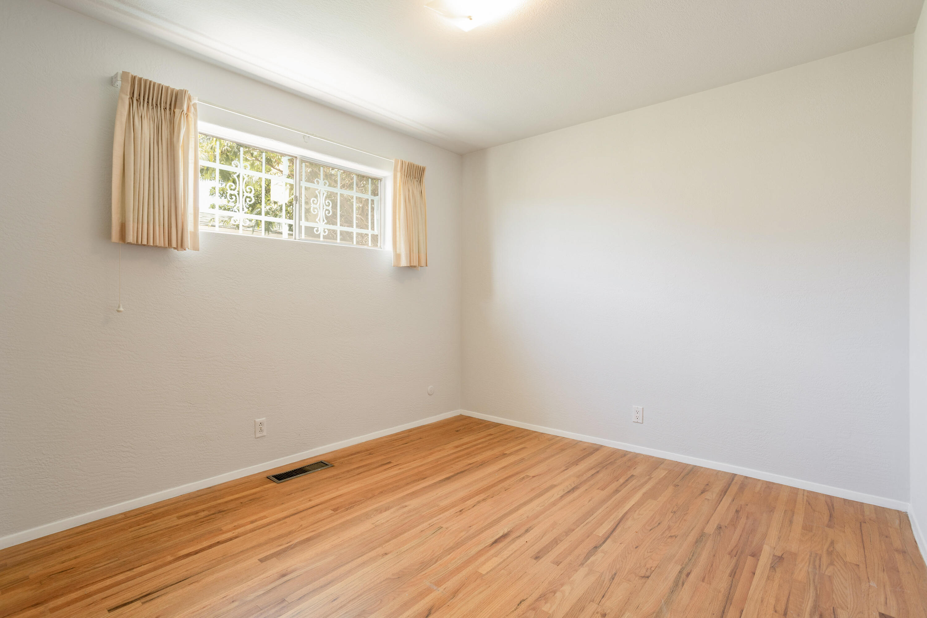 1101 Glorieta Street NE