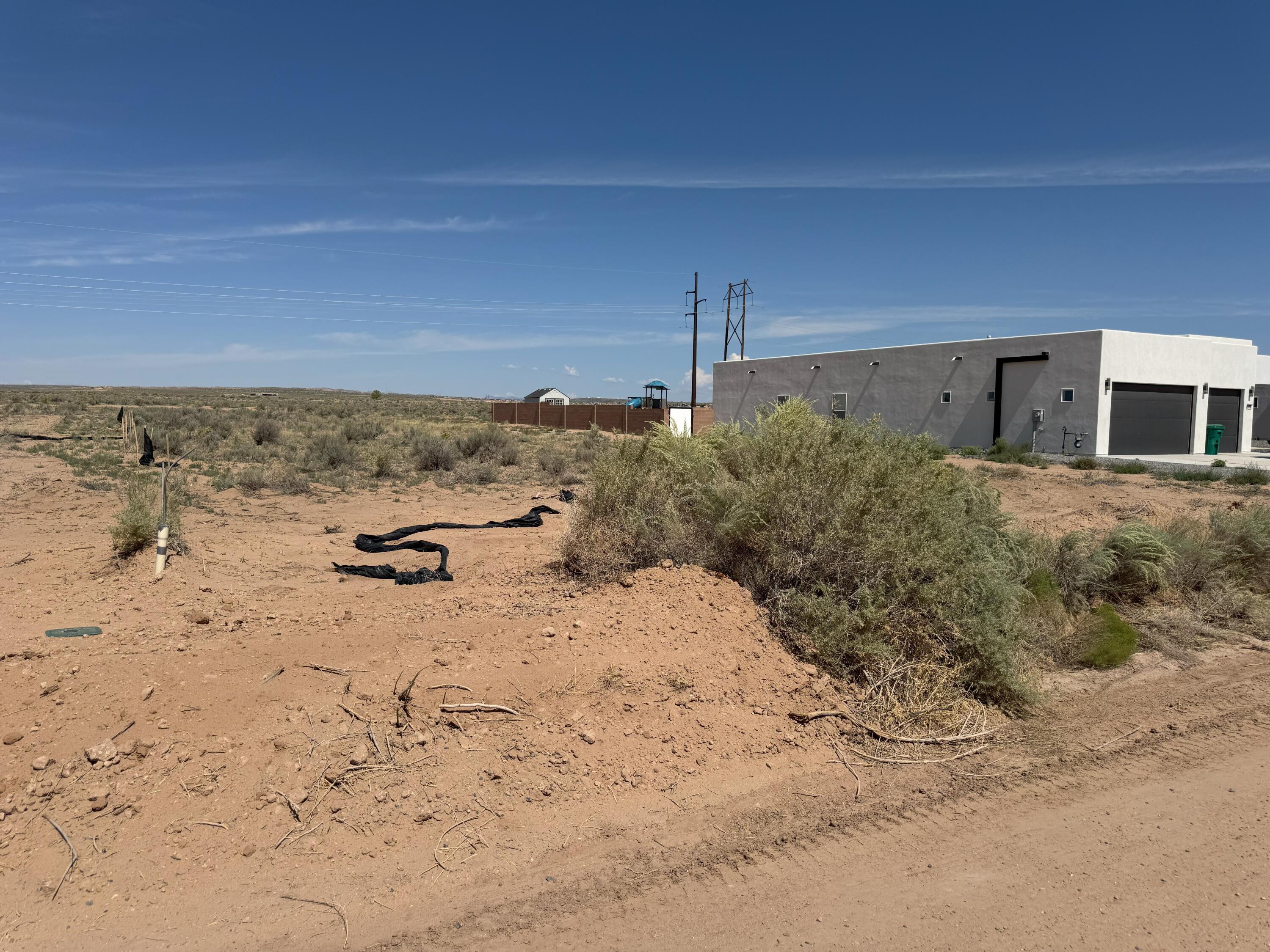 2021 Eucalyptus Rd NE