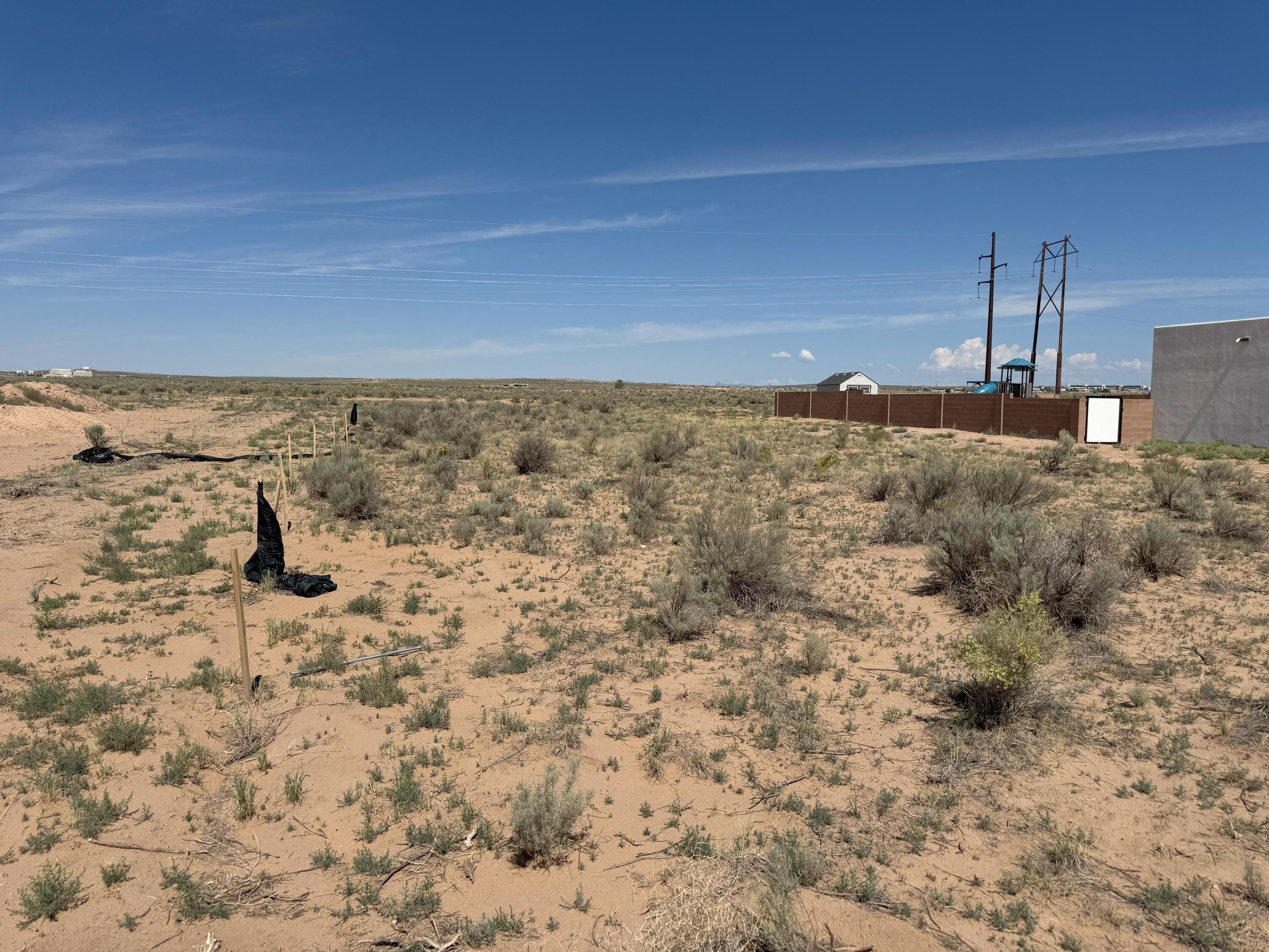 2021 Eucalyptus Rd NE