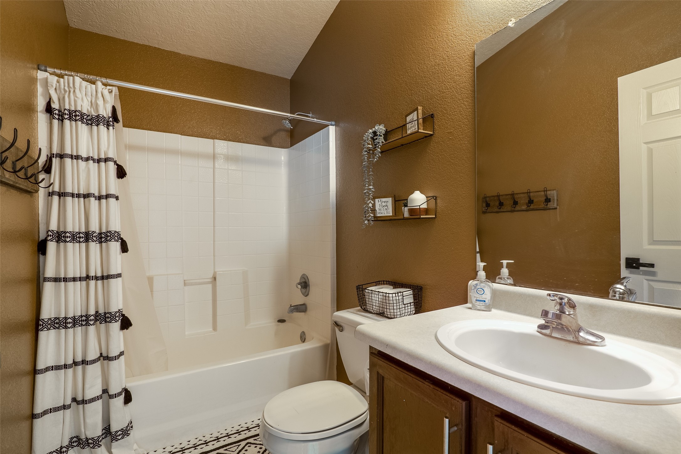 5423 Reserve Court