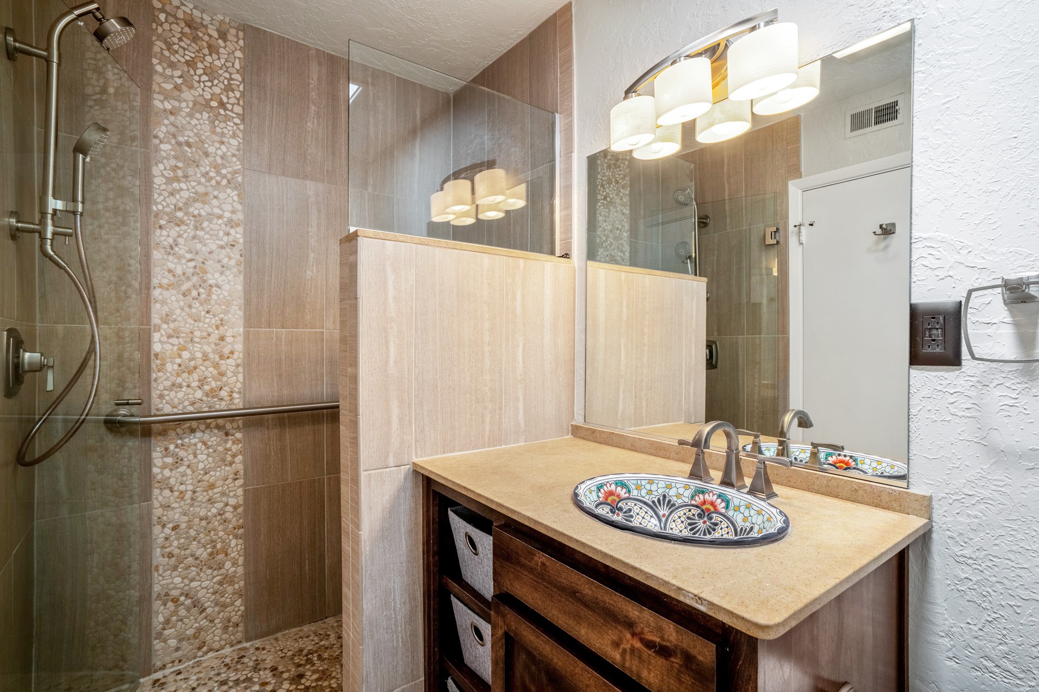 320 Artist Road 19